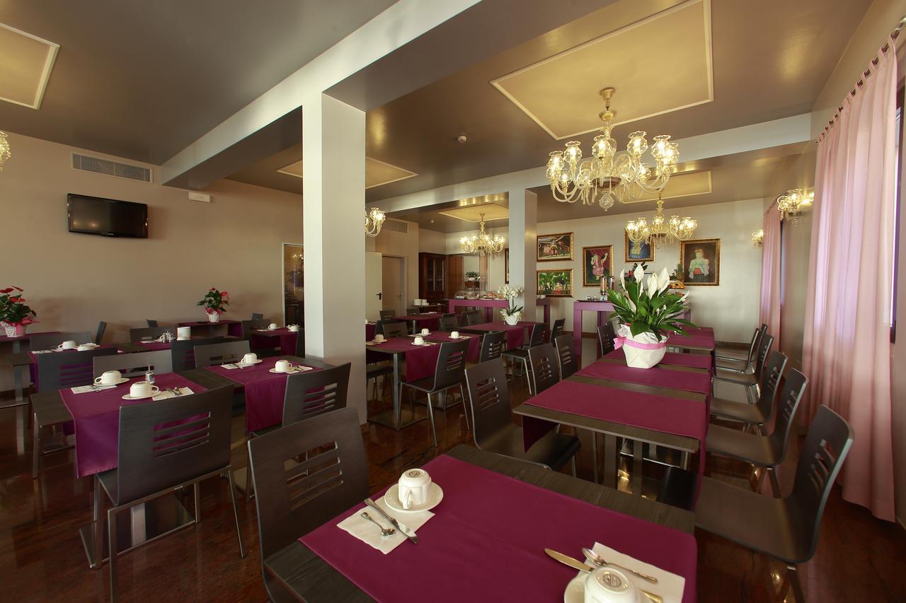 Hotel San Marco Пескьера-дель-Гарда Экстерьер фото