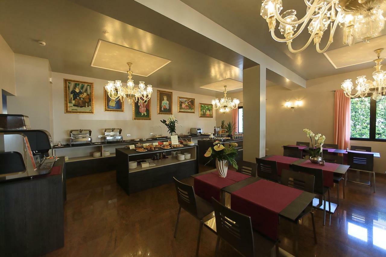 Hotel San Marco Пескьера-дель-Гарда Экстерьер фото